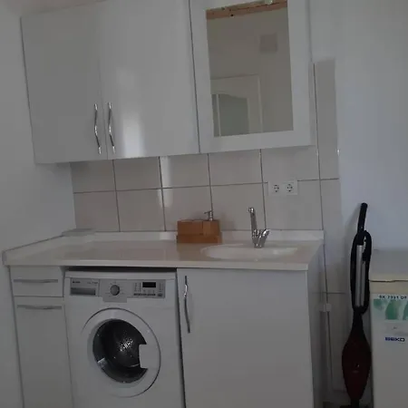 Casa vacanze Mustakil Bahceli Ev, 5 Min To Airport